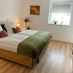 Mit Salzachblick * لاوفن