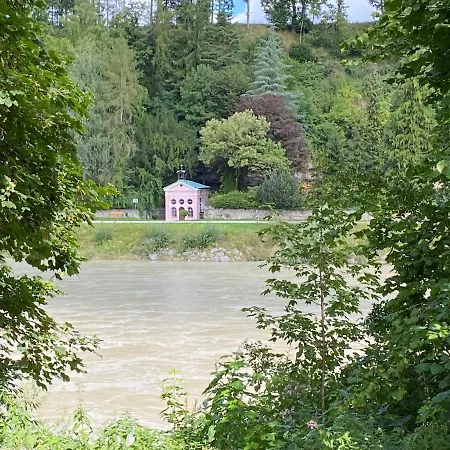 Mit Salzachblick *